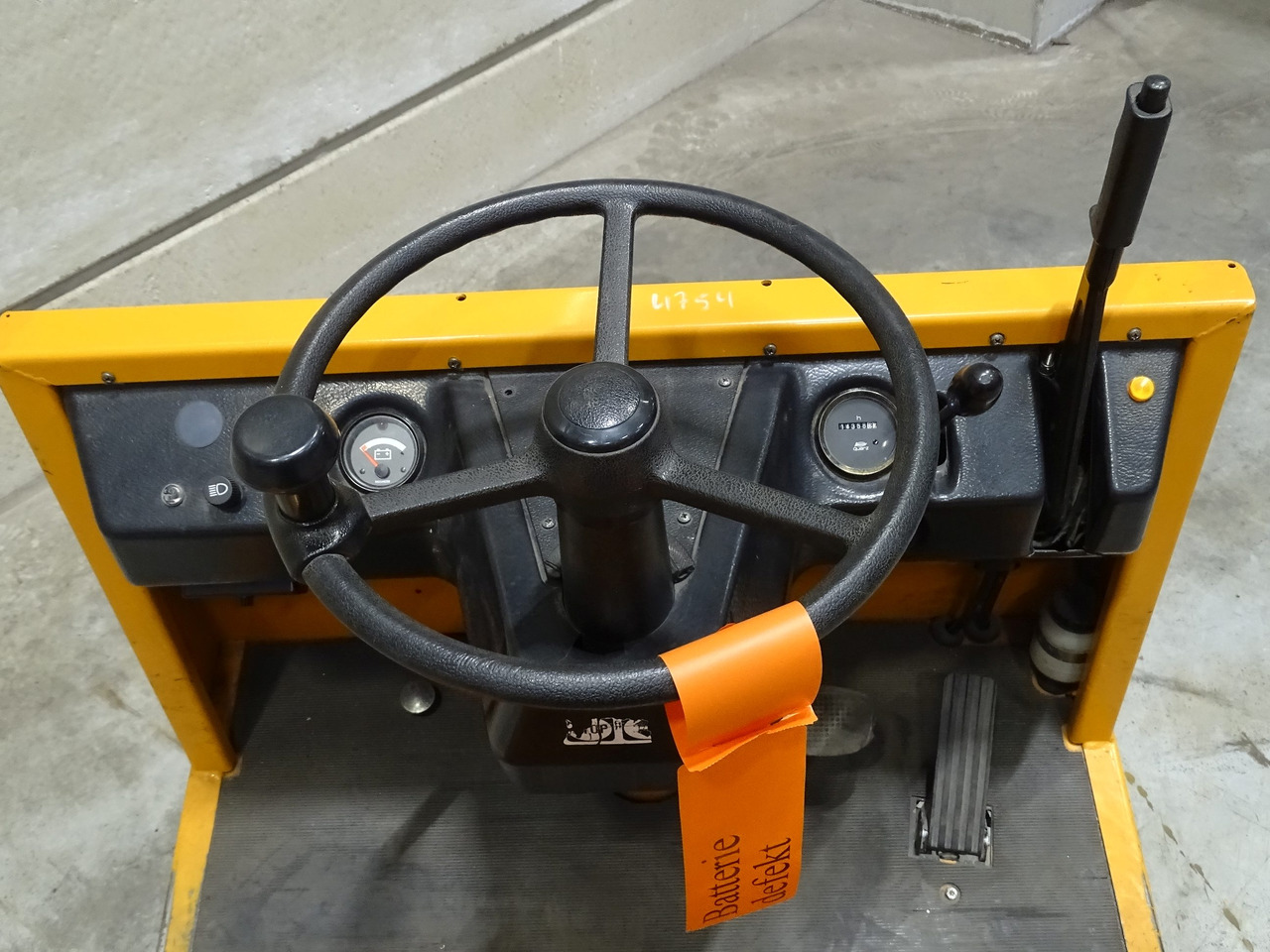 Still R06-06 - Vučni traktor: slika Still R06-06 - Vučni traktor Still R06-06 - Vučni traktor: slika Still R06-06 - Vučni traktor