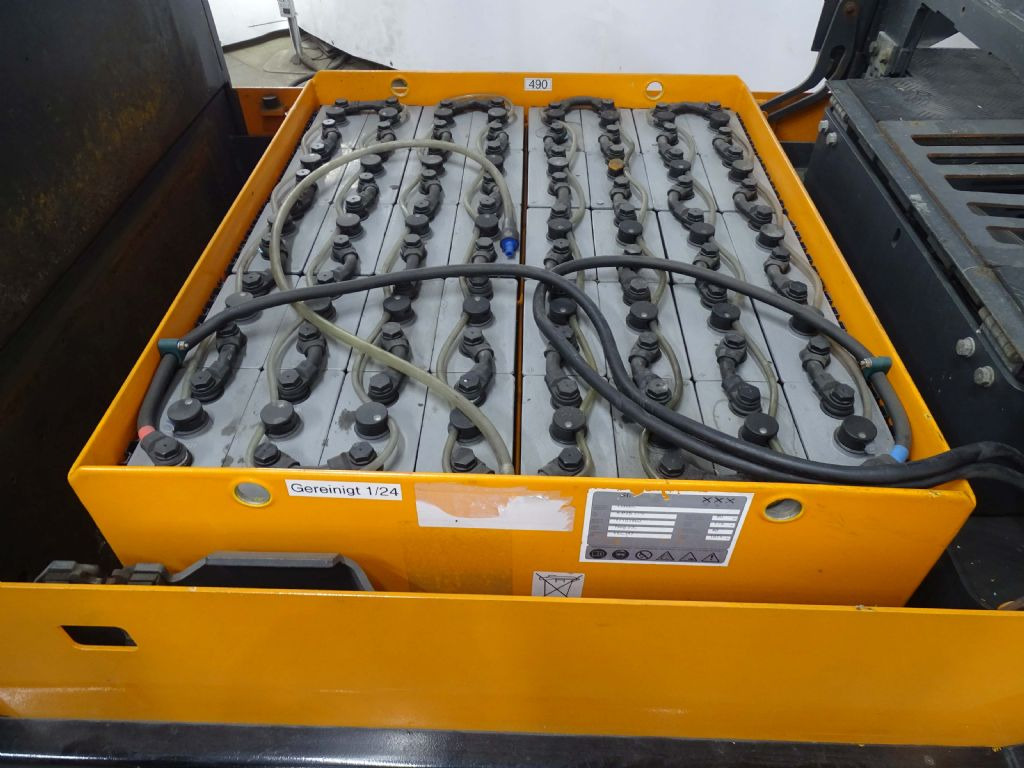 Still R07-25 - Vučni traktor: slika Still R07-25 - Vučni traktor Still R07-25 - Vučni traktor: slika Still R07-25 - Vučni traktor