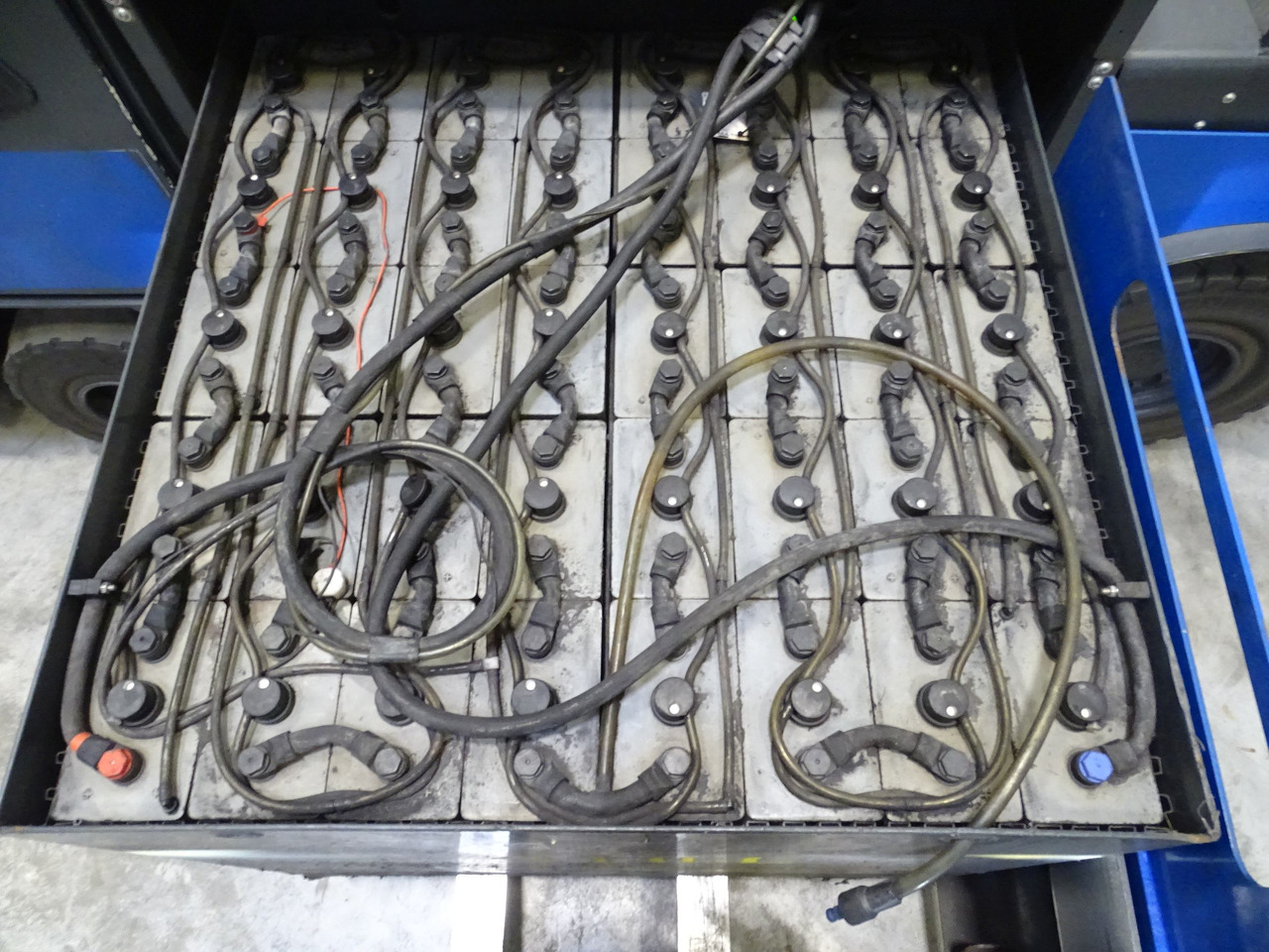 Still R07-25 - Vučni traktor: slika Still R07-25 - Vučni traktor Still R07-25 - Vučni traktor: slika Still R07-25 - Vučni traktor