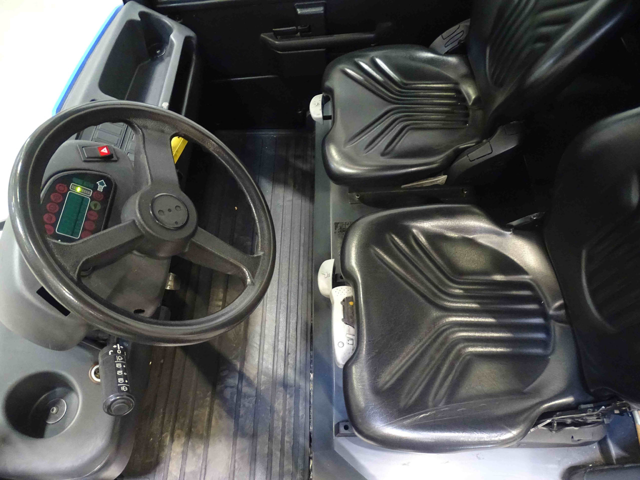 Still R07-25 - Vučni traktor: slika Still R07-25 - Vučni traktor Still R07-25 - Vučni traktor: slika Still R07-25 - Vučni traktor