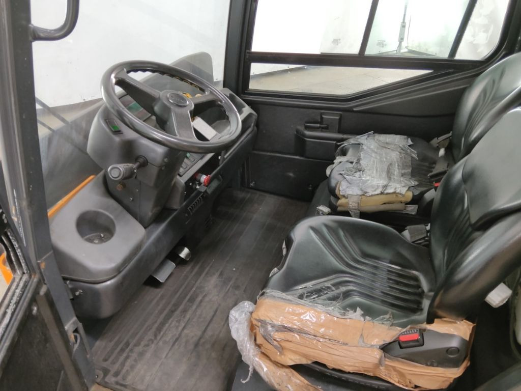 Still R07-25 - Vučni traktor: slika Still R07-25 - Vučni traktor Still R07-25 - Vučni traktor: slika Still R07-25 - Vučni traktor