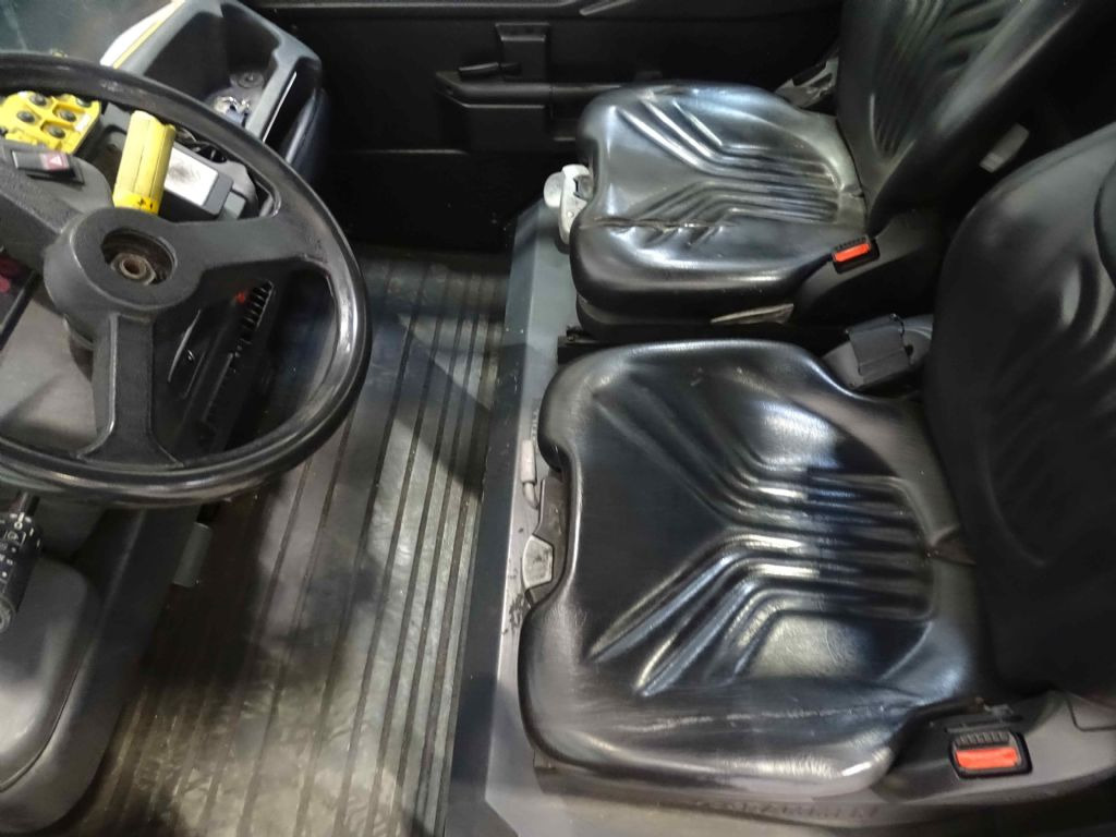 Still R07-25 - Vučni traktor: slika Still R07-25 - Vučni traktor Still R07-25 - Vučni traktor: slika Still R07-25 - Vučni traktor