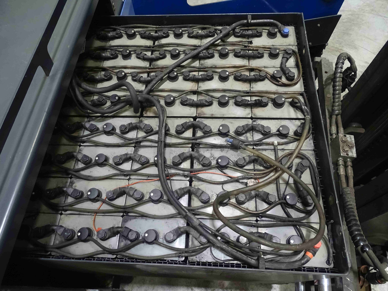 Still R07-25 - Vučni traktor: slika Still R07-25 - Vučni traktor Still R07-25 - Vučni traktor: slika Still R07-25 - Vučni traktor