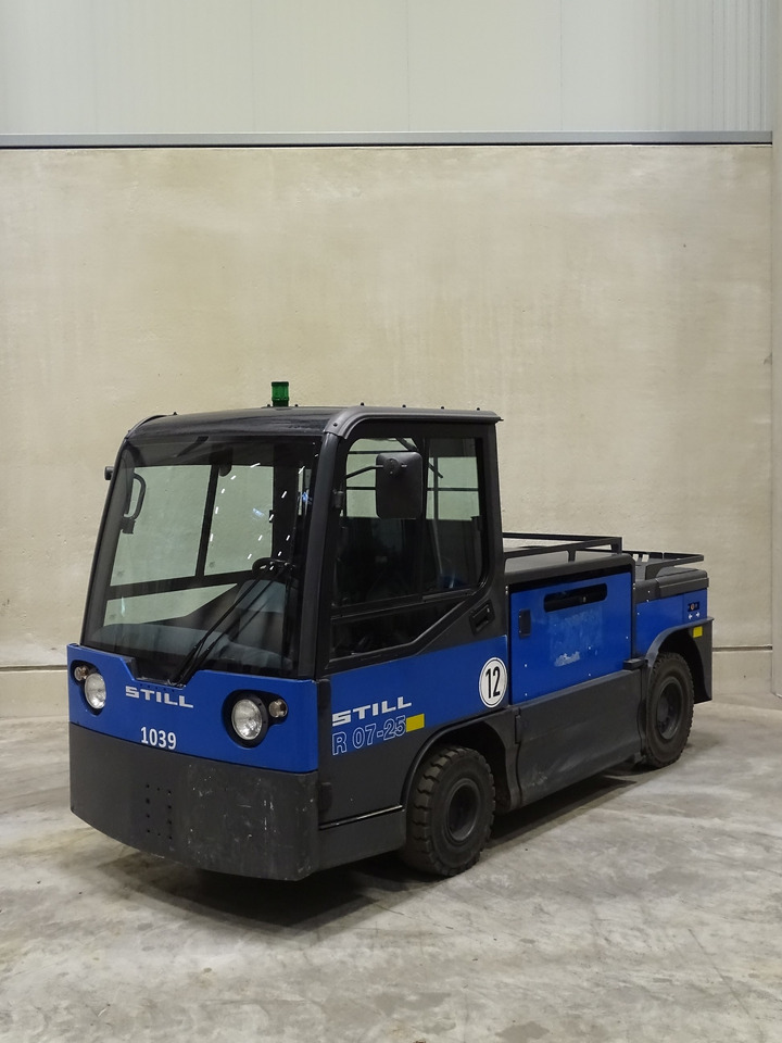 Still R07-25 - Vučni traktor: slika Still R07-25 - Vučni traktor Still R07-25 - Vučni traktor: slika Still R07-25 - Vučni traktor