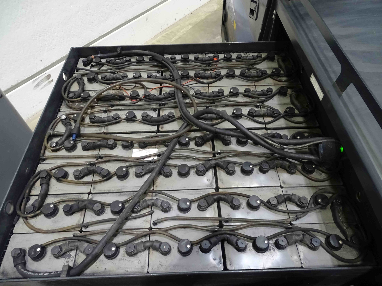 Still R07-25 - Vučni traktor: slika Still R07-25 - Vučni traktor Still R07-25 - Vučni traktor: slika Still R07-25 - Vučni traktor