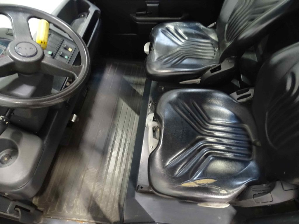 Still R08-20 - Vučni traktor: slika Still R08-20 - Vučni traktor Still R08-20 - Vučni traktor: slika Still R08-20 - Vučni traktor