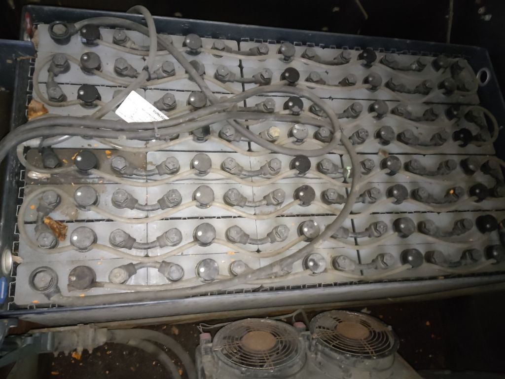 Still R08-20 - Vučni traktor: slika Still R08-20 - Vučni traktor Still R08-20 - Vučni traktor: slika Still R08-20 - Vučni traktor