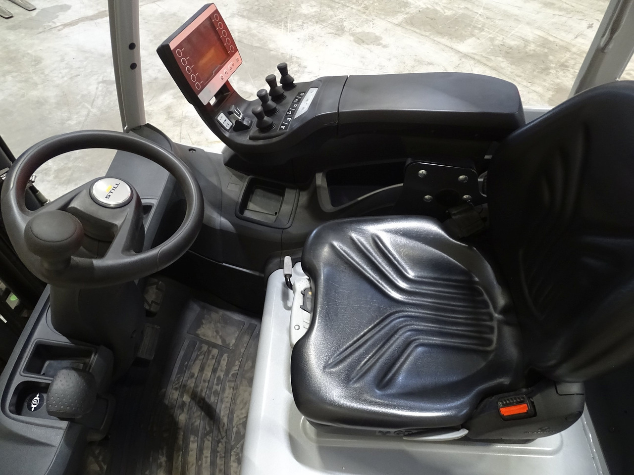 Still RX20-14C - Električni viličar: slika Still RX20-14C - Električni viličar Still RX20-14C - Električni viličar: slika Still RX20-14C - Električni viličar