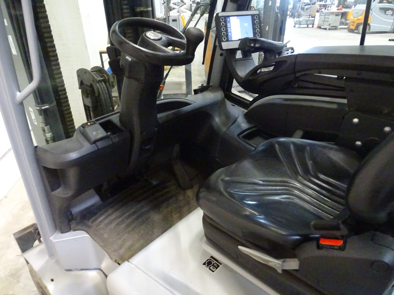 Still RX60-25 - Električni viličar: slika Still RX60-25 - Električni viličar Still RX60-25 - Električni viličar: slika Still RX60-25 - Električni viličar