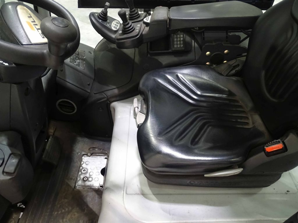 Still RX60-35 - Električni viličar: slika Still RX60-35 - Električni viličar Still RX60-35 - Električni viličar: slika Still RX60-35 - Električni viličar