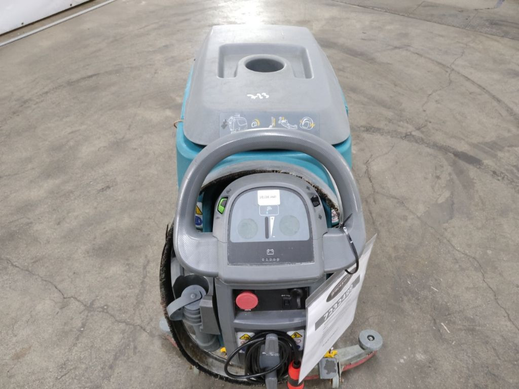 Tennant SCHEUERSAUGMASCHINE - Perač podova: slika Tennant SCHEUERSAUGMASCHINE - Perač podova Tennant SCHEUERSAUGMASCHINE - Perač podova: slika Tennant SCHEUERSAUGMASCHINE - Perač podova