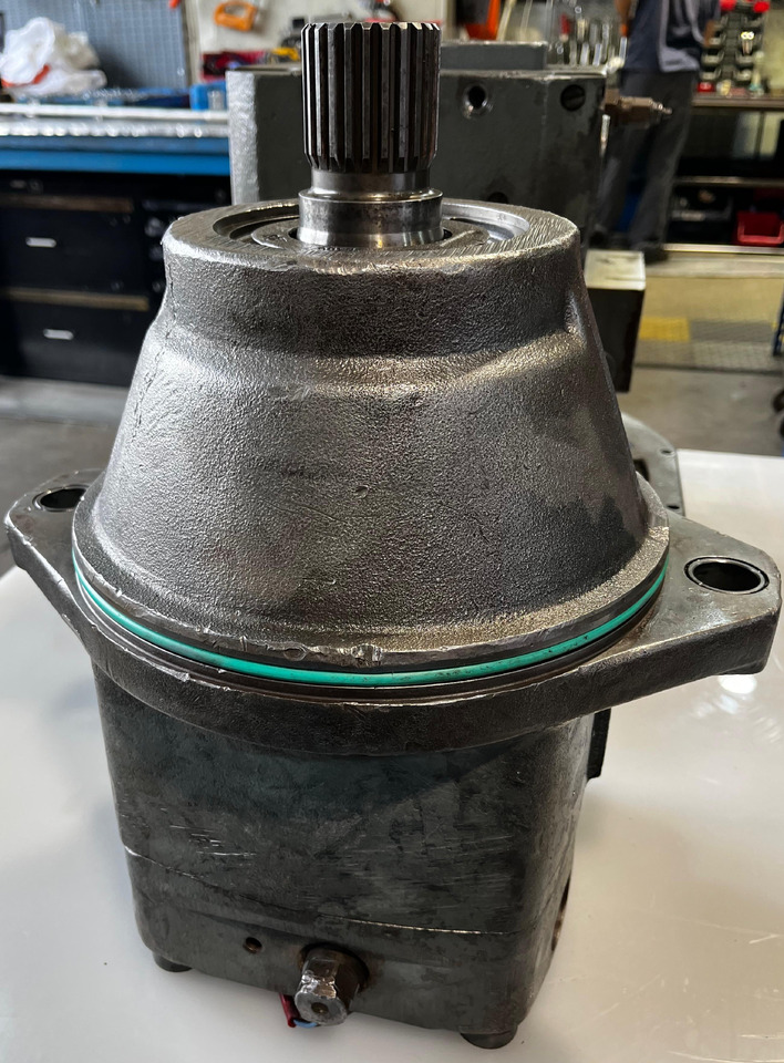 LIEBHERR Hydraulic Motor / Swing motor Liebherr 9888043 - Hidraulična pumpa: slika LIEBHERR Hydraulic Motor / Swing motor Liebherr 9888043 - Hidraulična pumpa LIEBHERR Hydraulic Motor / Swing motor Liebherr 9888043 - Hidraulična pumpa: slika LIEBHERR Hydraulic Motor / Swing motor Liebherr 9888043 - Hidraulična pumpa