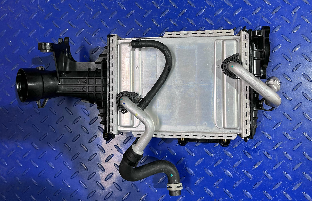 MAHLE Mercedes Benz A6560903900 - Međuhladnjak: slika MAHLE Mercedes Benz A6560903900 - Međuhladnjak MAHLE Mercedes Benz A6560903900 - Međuhladnjak: slika MAHLE Mercedes Benz A6560903900 - Međuhladnjak