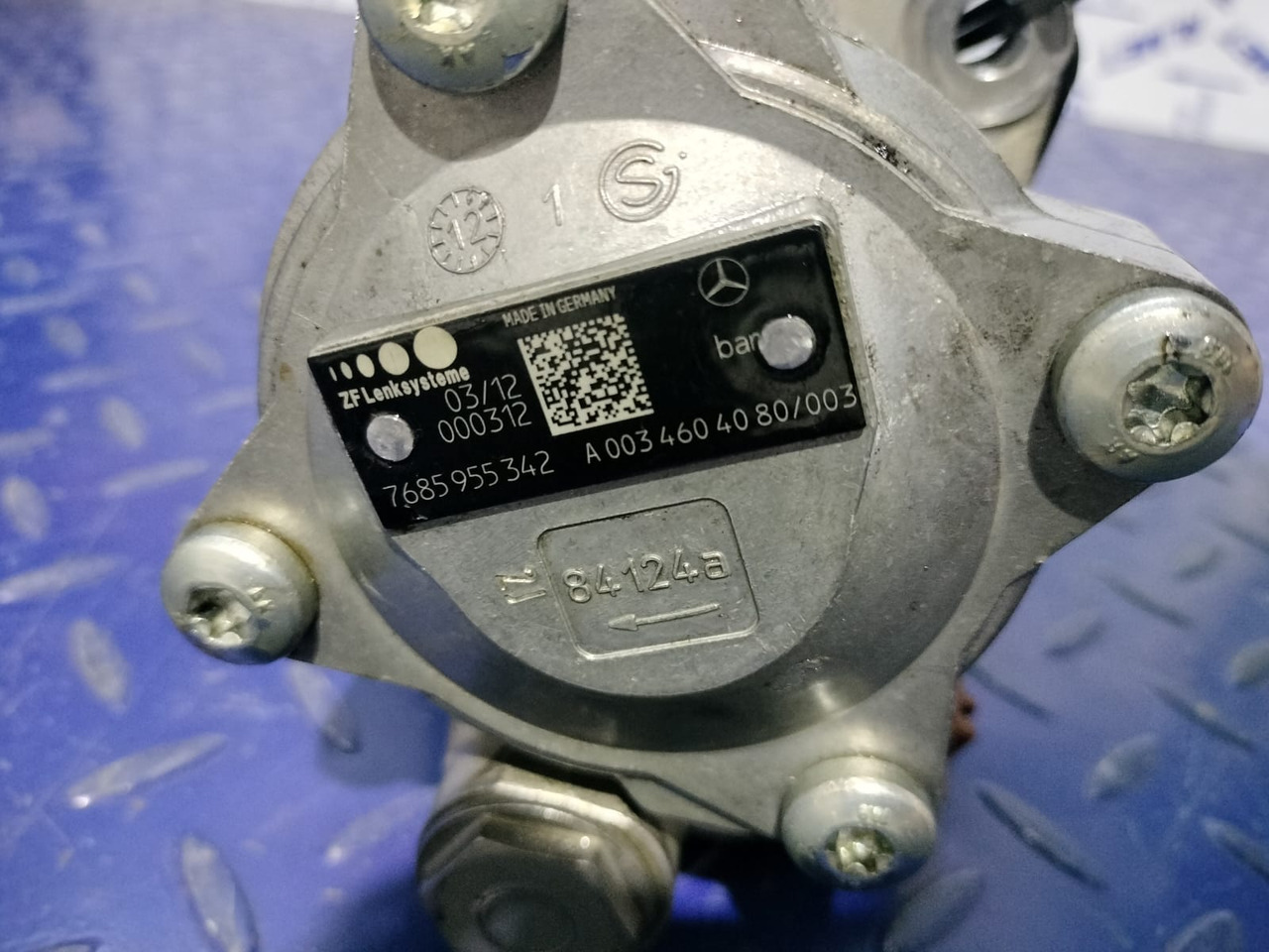 MERCEDES-BENZ - Servo pumpa upravljačkog mehanizma za Kamion: slika MERCEDES-BENZ - Servo pumpa upravljačkog mehanizma za Kamion MERCEDES-BENZ - Servo pumpa upravljačkog mehanizma za Kamion: slika MERCEDES-BENZ - Servo pumpa upravljačkog mehanizma za Kamion