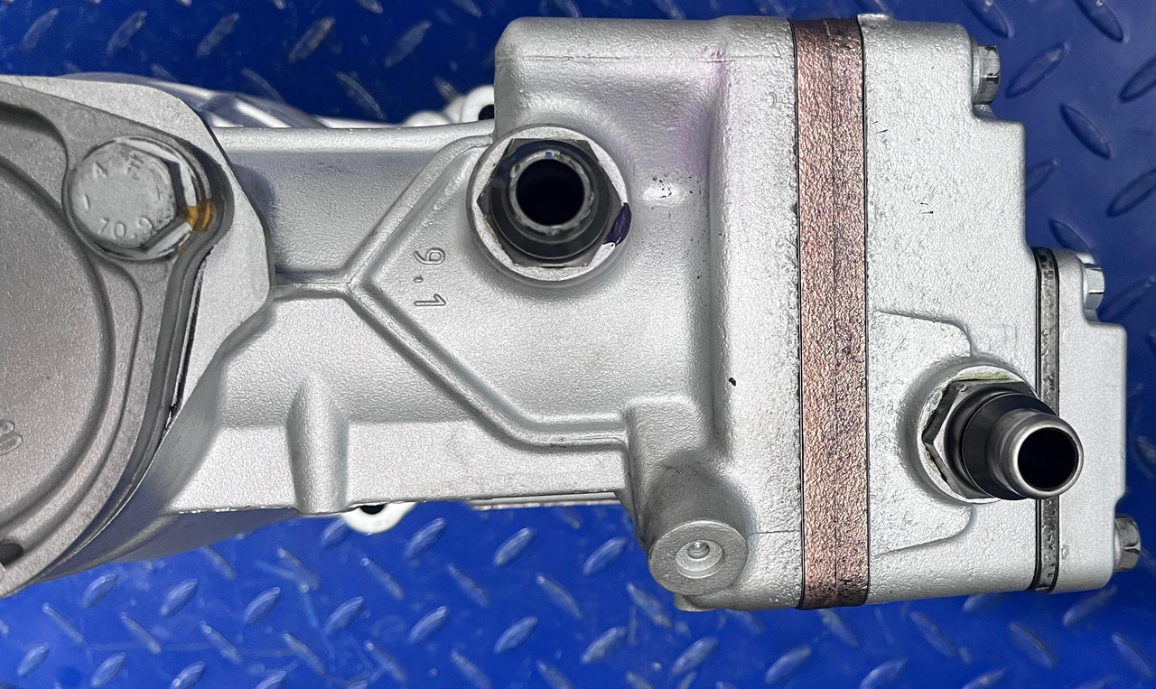 Mercedes Actros MP4 Air Compressor Euro 6 A4701302015 Reconditioned - Zračni kompresor za kočnice za Kamion: slika Mercedes Actros MP4 Air Compressor Euro 6 A4701302015 Reconditioned - Zračni kompresor za kočnice za Kamion Mercedes Actros MP4 Air Compressor Euro 6 A4701302015 Reconditioned - Zračni kompresor za kočnice za Kamion: slika Mercedes Actros MP4 Air Compressor Euro 6 A4701302015 Reconditioned - Zračni kompresor za kočnice za Kamion