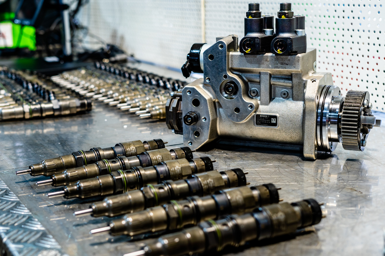 Mercedes Actros MP4 Injection Pump A4700900850 - Pumpa goriva za Kamion: slika Mercedes Actros MP4 Injection Pump A4700900850 - Pumpa goriva za Kamion Mercedes Actros MP4 Injection Pump A4700900850 - Pumpa goriva za Kamion: slika Mercedes Actros MP4 Injection Pump A4700900850 - Pumpa goriva za Kamion