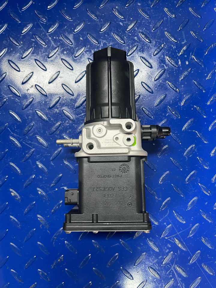 Mercedes Benz Actros MP4 Adblue Pump Euro 6 - Ispušni sustav za Kamion: slika Mercedes Benz Actros MP4 Adblue Pump Euro 6 - Ispušni sustav za Kamion Mercedes Benz Actros MP4 Adblue Pump Euro 6 - Ispušni sustav za Kamion: slika Mercedes Benz Actros MP4 Adblue Pump Euro 6 - Ispušni sustav za Kamion