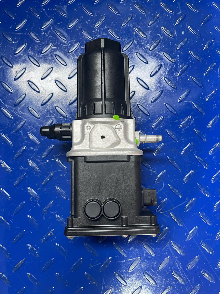 Mercedes Benz Actros MP4 Adblue Pump Euro 6 - Ispušni sustav za Kamion: slika Mercedes Benz Actros MP4 Adblue Pump Euro 6 - Ispušni sustav za Kamion Mercedes Benz Actros MP4 Adblue Pump Euro 6 - Ispušni sustav za Kamion: slika Mercedes Benz Actros MP4 Adblue Pump Euro 6 - Ispušni sustav za Kamion