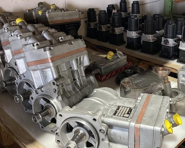 Mercedes Benz Air Compressor A0011306415 Reconditioned - Zračni kompresor za kočnice za Drugi strojevi: slika Mercedes Benz Air Compressor A0011306415 Reconditioned - Zračni kompresor za kočnice za Drugi strojevi Mercedes Benz Air Compressor A0011306415 Reconditioned - Zračni kompresor za kočnice za Drugi strojevi: slika Mercedes Benz Air Compressor A0011306415 Reconditioned - Zračni kompresor za kočnice za Drugi strojevi