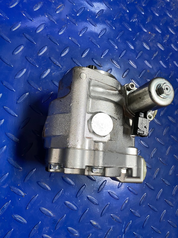 Mercedes Servo Pump A9604600380 Actros MP4 - Servo pumpa upravljačkog mehanizma za Kamion: slika Mercedes Servo Pump A9604600380 Actros MP4 - Servo pumpa upravljačkog mehanizma za Kamion Mercedes Servo Pump A9604600380 Actros MP4 - Servo pumpa upravljačkog mehanizma za Kamion: slika Mercedes Servo Pump A9604600380 Actros MP4 - Servo pumpa upravljačkog mehanizma za Kamion