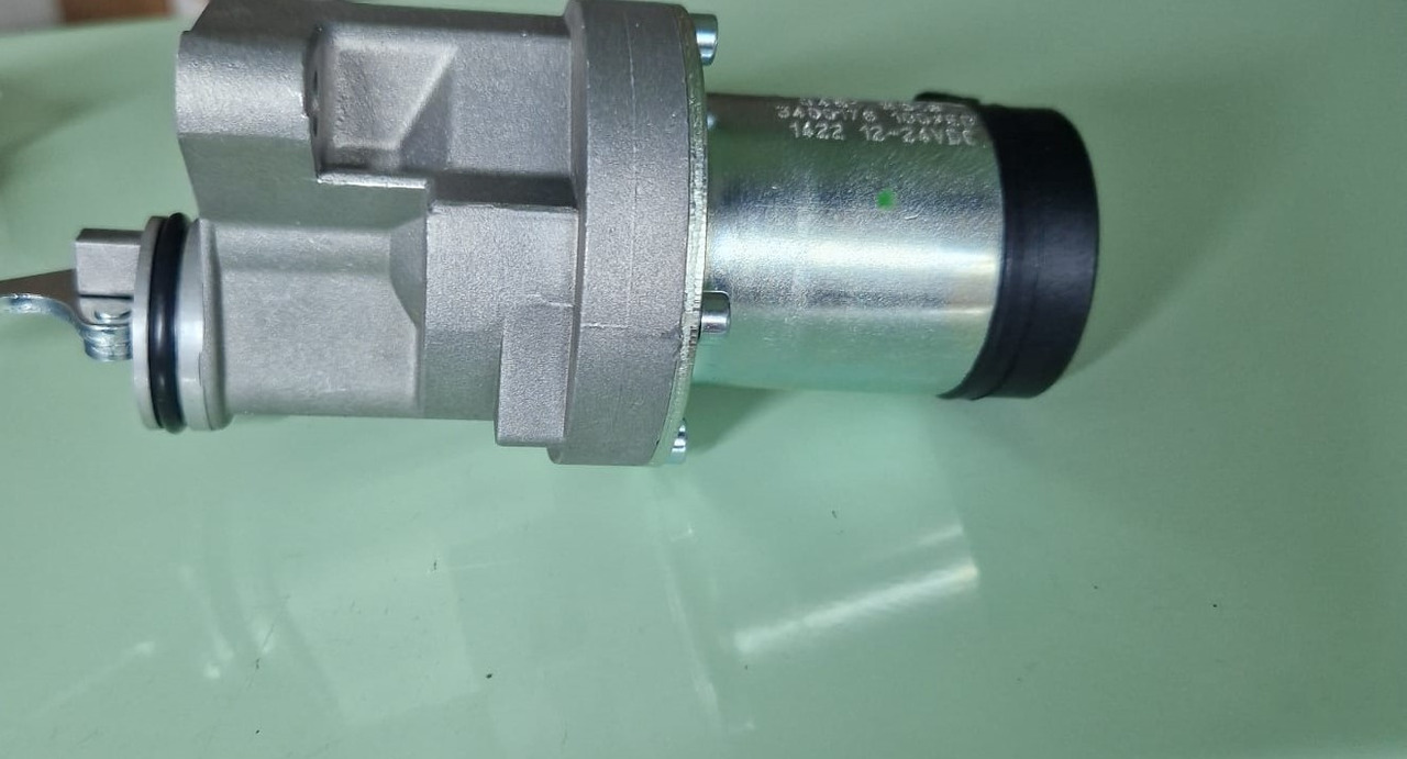 DEUTZ Bobina de oprire 12 V Deutz 4513018 - Rezervni dijelovi za Građevinski strojevi: slika DEUTZ Bobina de oprire 12 V Deutz 4513018 - Rezervni dijelovi za Građevinski strojevi DEUTZ Bobina de oprire 12 V Deutz 4513018 - Rezervni dijelovi za Građevinski strojevi: slika DEUTZ Bobina de oprire 12 V Deutz 4513018 - Rezervni dijelovi za Građevinski strojevi