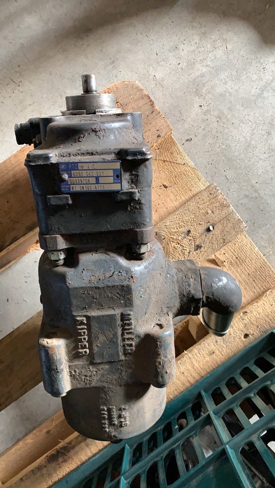 ZF PTO NH 4 C 6090042021 - Hidraulična pumpa za Kamion: slika ZF PTO NH 4 C 6090042021 - Hidraulična pumpa za Kamion ZF PTO NH 4 C 6090042021 - Hidraulična pumpa za Kamion: slika ZF PTO NH 4 C 6090042021 - Hidraulična pumpa za Kamion