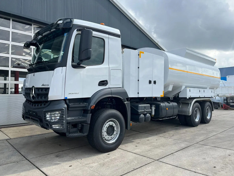 Mercedes-Benz Arocs 3340 6x4 Water Tank Truck - Kamion cisterna: slika Mercedes-Benz Arocs 3340 6x4 Water Tank Truck - Kamion cisterna Mercedes-Benz Arocs 3340 6x4 Water Tank Truck - Kamion cisterna: slika Mercedes-Benz Arocs 3340 6x4 Water Tank Truck - Kamion cisterna