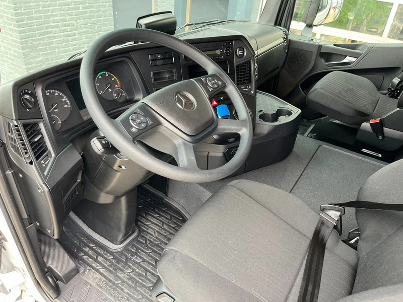 Interior photo 1: Novi Kiper Mercedes-Benz Arocs 4140 K 8x4 Meiller tipper (15 units)