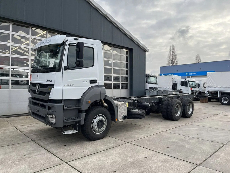 Mercedes-Benz Axor 3344 6x4 Chassis Cabin - Kamion-šasija: slika Mercedes-Benz Axor 3344 6x4 Chassis Cabin - Kamion-šasija Mercedes-Benz Axor 3344 6x4 Chassis Cabin - Kamion-šasija: slika Mercedes-Benz Axor 3344 6x4 Chassis Cabin - Kamion-šasija