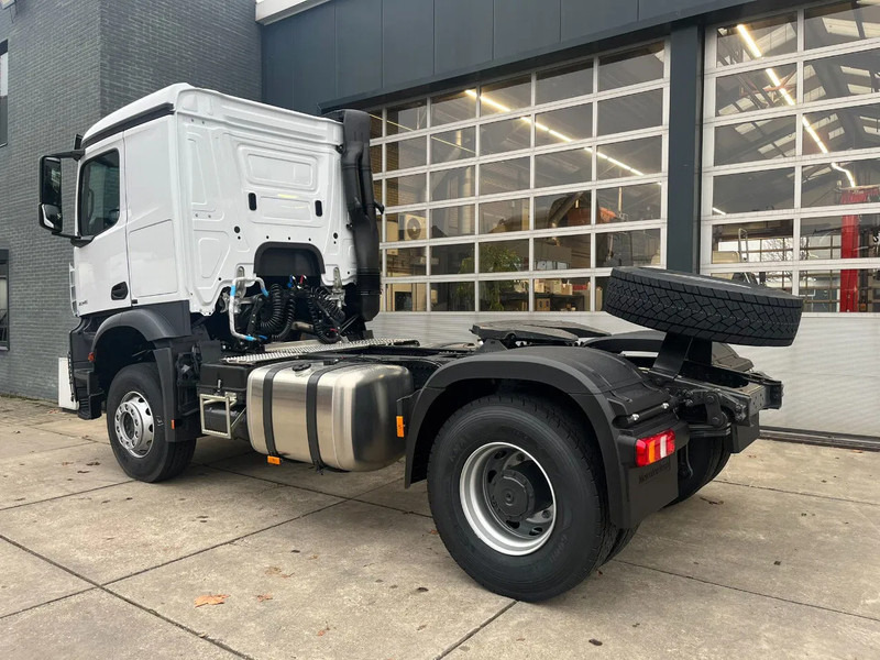 Mercedes-Benz Actros 2045 S 4x2 Tractor Head - Tegljač: slika Mercedes-Benz Actros 2045 S 4x2 Tractor Head - Tegljač Mercedes-Benz Actros 2045 S 4x2 Tractor Head - Tegljač: slika Mercedes-Benz Actros 2045 S 4x2 Tractor Head - Tegljač