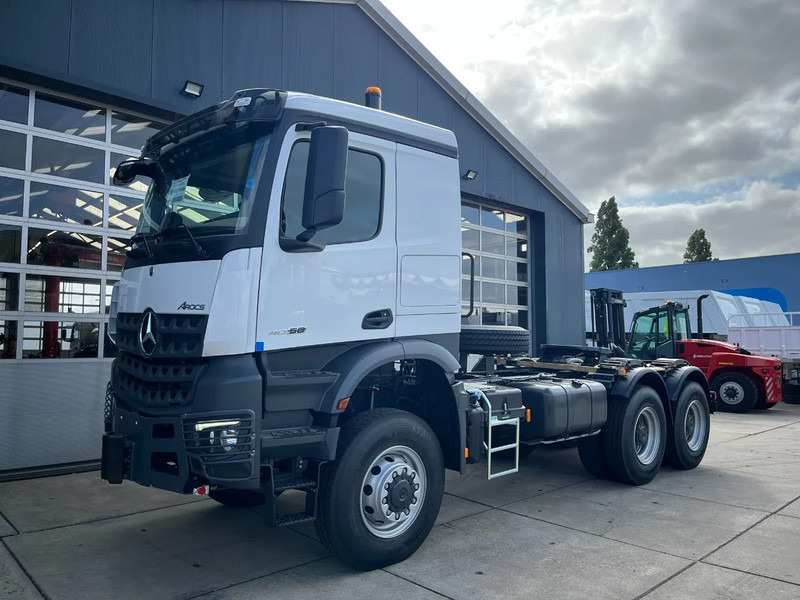 Mercedes-Benz Arocs 4058 AS 6x6 Tractor Head 180T Push Pull EURO-5 - Tegljač: slika Mercedes-Benz Arocs 4058 AS 6x6 Tractor Head 180T Push Pull EURO-5 - Tegljač Mercedes-Benz Arocs 4058 AS 6x6 Tractor Head 180T Push Pull EURO-5 - Tegljač: slika Mercedes-Benz Arocs 4058 AS 6x6 Tractor Head 180T Push Pull EURO-5 - Tegljač