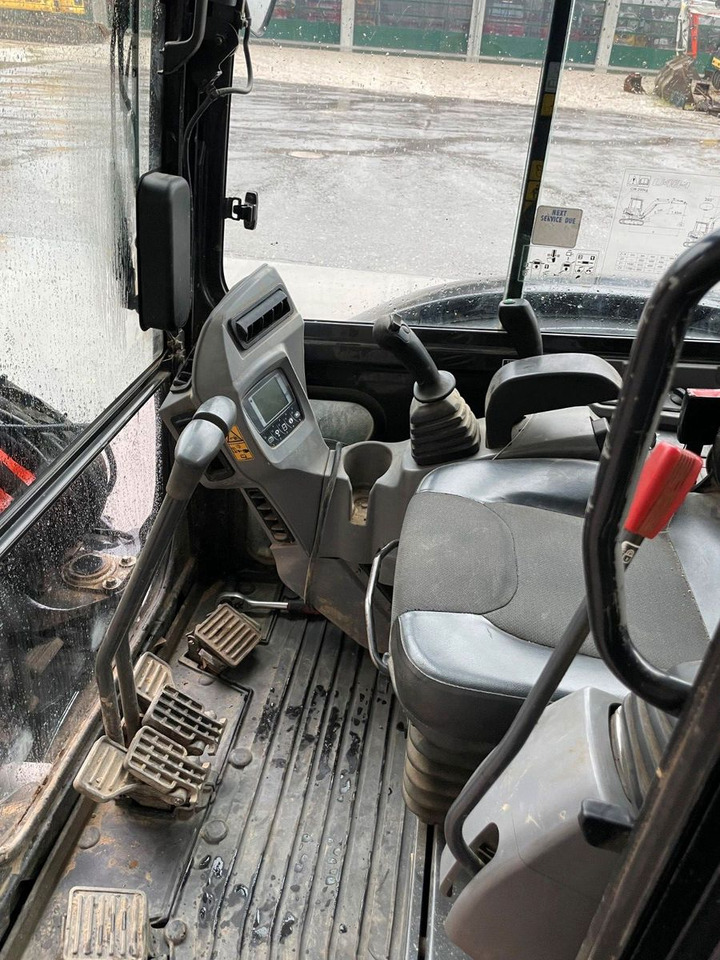 Mini bager Kubota U48-4: slika Mini bager Kubota U48-4 Mini bager Kubota U48-4: slika Mini bager Kubota U48-4