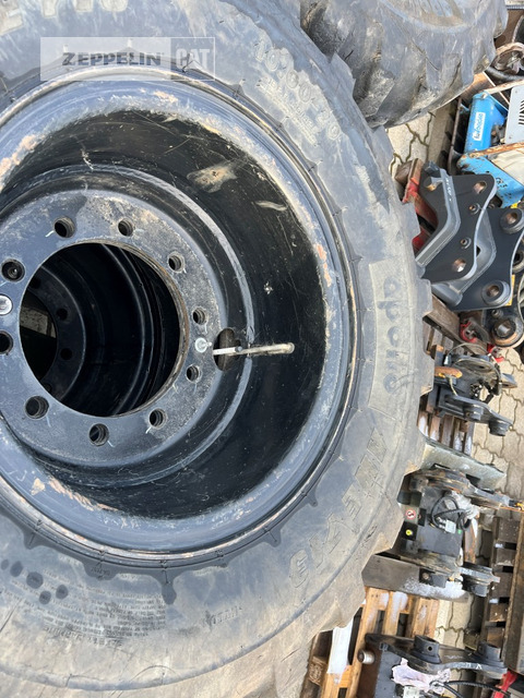 Apollo Reifen 10.00-20 - Guma za Građevinski strojevi: slika Apollo Reifen 10.00-20 - Guma za Građevinski strojevi Apollo Reifen 10.00-20 - Guma za Građevinski strojevi: slika Apollo Reifen 10.00-20 - Guma za Građevinski strojevi