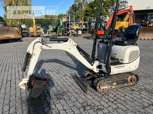 Cat 300.9D - Mini bager: slika Cat 300.9D - Mini bager Cat 300.9D - Mini bager: slika Cat 300.9D - Mini bager
