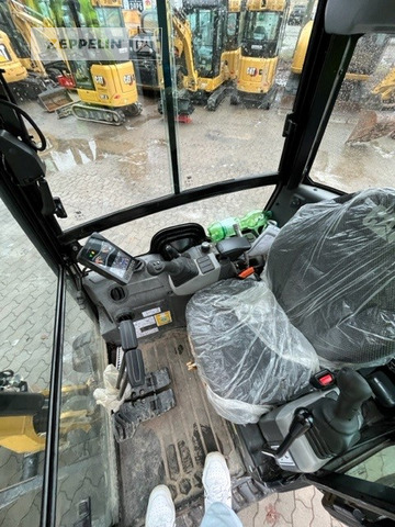 Mini bager Cat 301.8-05A: slika Mini bager Cat 301.8-05A