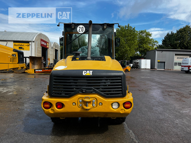 Cat 906M - Utovarivač na kotačima: slika Cat 906M - Utovarivač na kotačima Cat 906M - Utovarivač na kotačima: slika Cat 906M - Utovarivač na kotačima