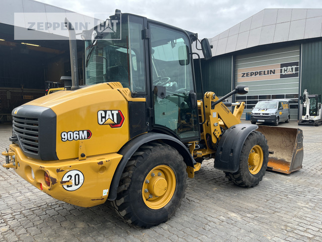 Cat 906M - Utovarivač na kotačima: slika Cat 906M - Utovarivač na kotačima Cat 906M - Utovarivač na kotačima: slika Cat 906M - Utovarivač na kotačima