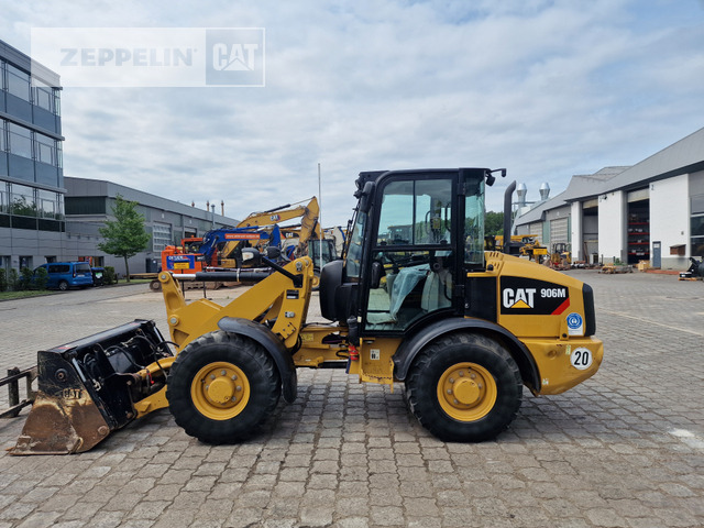 Cat 906M - Utovarivač na kotačima: slika Cat 906M - Utovarivač na kotačima Cat 906M - Utovarivač na kotačima: slika Cat 906M - Utovarivač na kotačima