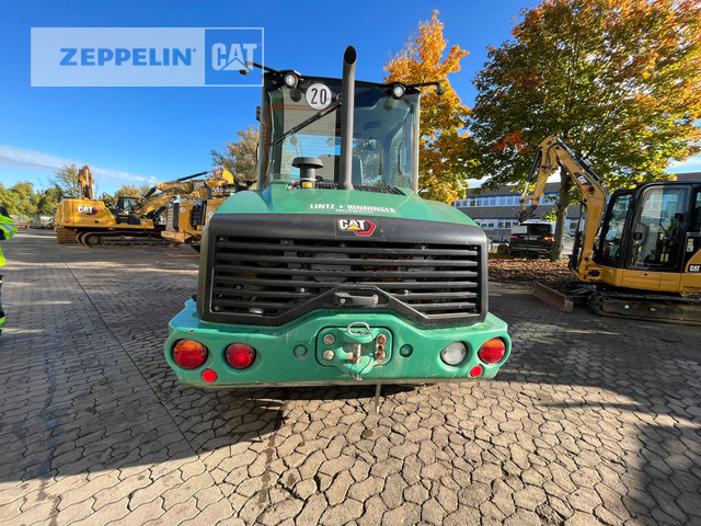 Cat 906M - Utovarivač na kotačima: slika Cat 906M - Utovarivač na kotačima Cat 906M - Utovarivač na kotačima: slika Cat 906M - Utovarivač na kotačima