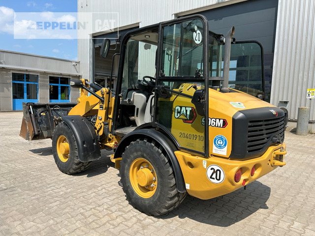 Cat 906M - Utovarivač na kotačima: slika Cat 906M - Utovarivač na kotačima Cat 906M - Utovarivač na kotačima: slika Cat 906M - Utovarivač na kotačima