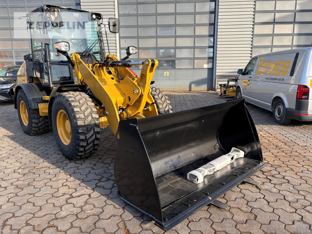 Cat 908-14 - Utovarivač na kotačima: slika Cat 908-14 - Utovarivač na kotačima Cat 908-14 - Utovarivač na kotačima: slika Cat 908-14 - Utovarivač na kotačima