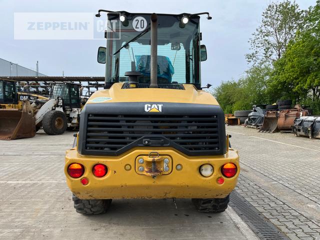 Cat 908M - Utovarivač na kotačima: slika Cat 908M - Utovarivač na kotačima Cat 908M - Utovarivač na kotačima: slika Cat 908M - Utovarivač na kotačima