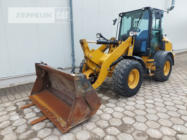 Cat 908M - Utovarivač na kotačima: slika Cat 908M - Utovarivač na kotačima Cat 908M - Utovarivač na kotačima: slika Cat 908M - Utovarivač na kotačima