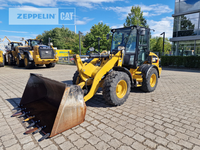 Cat 908M - Utovarivač na kotačima: slika Cat 908M - Utovarivač na kotačima Cat 908M - Utovarivač na kotačima: slika Cat 908M - Utovarivač na kotačima