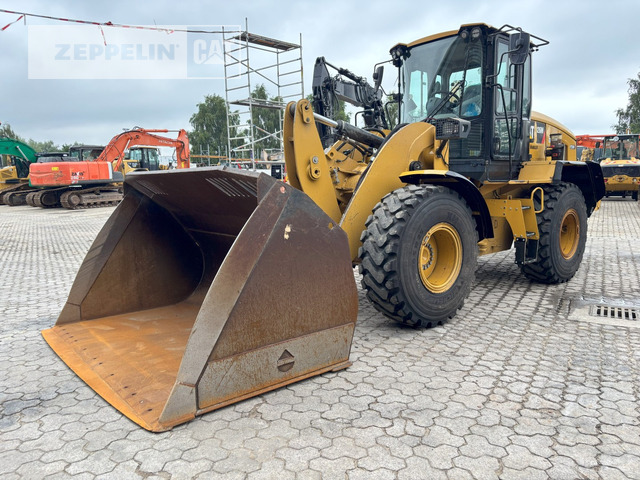 Cat 926M - Utovarivač na kotačima: slika Cat 926M - Utovarivač na kotačima Cat 926M - Utovarivač na kotačima: slika Cat 926M - Utovarivač na kotačima
