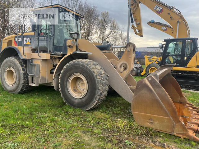 Cat 962M - Utovarivač na kotačima: slika Cat 962M - Utovarivač na kotačima Cat 962M - Utovarivač na kotačima: slika Cat 962M - Utovarivač na kotačima