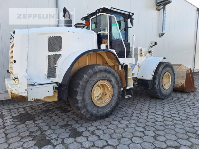 Cat 966M - Utovarivač na kotačima: slika Cat 966M - Utovarivač na kotačima Cat 966M - Utovarivač na kotačima: slika Cat 966M - Utovarivač na kotačima