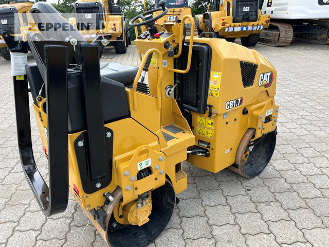 Cat CB1.7 - Cestovni valjak: slika Cat CB1.7 - Cestovni valjak Cat CB1.7 - Cestovni valjak: slika Cat CB1.7 - Cestovni valjak