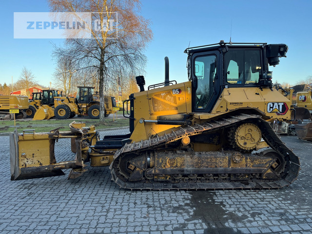 Cat D5 - Buldožer: slika Cat D5 - Buldožer Cat D5 - Buldožer: slika Cat D5 - Buldožer