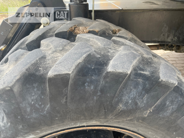 Bager na kotačima Cat M316-07A: slika Bager na kotačima Cat M316-07A